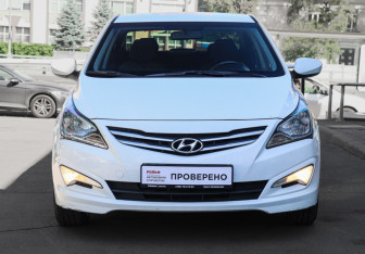 Подержанный автомобиль Hyundai Solaris Sedan 2015 года (2 фото)