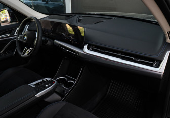 Подержанный автомобиль BMW X1 2025 года (7 фото)
