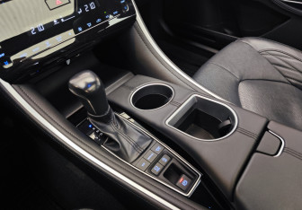 Подержанный автомобиль Toyota Avalon 2022 года (19 фото)