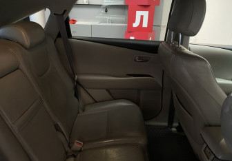 Подержанный автомобиль Lexus RX 2009 года (8 фото)