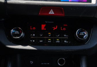 Подержанный автомобиль Kia Sportage 2011 года (17 фото)