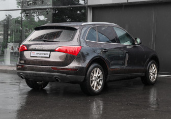 Подержанный автомобиль Audi Q5 2010 года (4 фото)