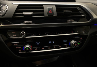 Подержанный автомобиль BMW X3 2020 года (20 фото)