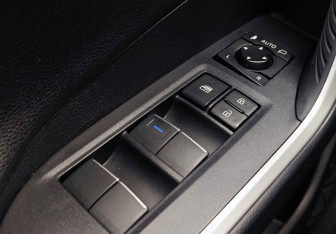 Подержанный автомобиль Toyota RAV4 2019 года (13 фото)