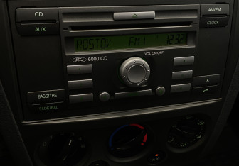 Подержанный автомобиль Ford Fusion 2007 года (17 фото)