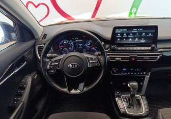 Подержанный автомобиль Kia Seltos 2020 года (11 фото)