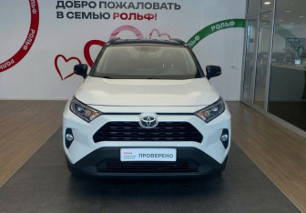 Подержанный автомобиль Toyota RAV4 2022 года (2 фото)