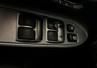 Подержанный автомобиль Mitsubishi Pajero 2011 года (16 фото)