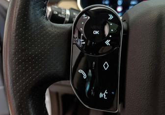 Подержанный автомобиль Land Rover Range Rover Sport 2018 года (15 фото)