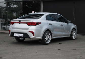 Подержанный автомобиль Kia Rio Sedan 2019 года (4 фото)