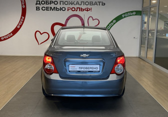 Подержанный автомобиль Chevrolet Aveo Sedan 2014 года (5 фото)