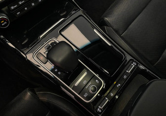 Подержанный автомобиль Kia Stinger 2021 года (14 фото)