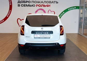 Подержанный автомобиль Renault Duster 2017 года (5 фото)