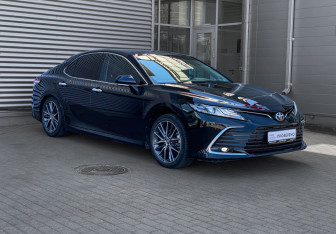 Подержанный автомобиль Toyota Camry Sedan 2023 года (3 фото)