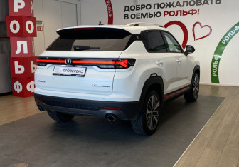 Подержанный автомобиль Changan CS35PLUS 2024 года (4 фото)