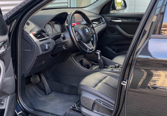 Подержанный автомобиль BMW X1 2020 года (14 фото)