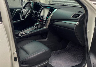 Подержанный автомобиль Mitsubishi Montero Sport 2022 года (9 фото)