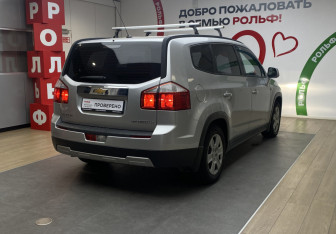Подержанный автомобиль Chevrolet Orlando 2012 года (4 фото)
