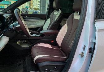 Подержанный автомобиль Geely Monjaro 2023 года (32 фото)