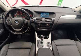 Подержанный автомобиль BMW X3 2012 года (9 фото)