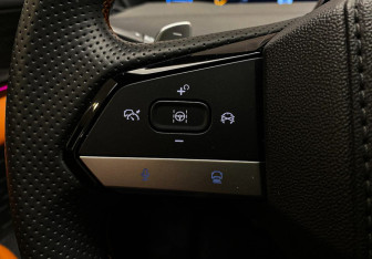 Подержанный автомобиль Changan UNI-V 2023 года (22 фото)