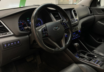 Подержанный автомобиль Hyundai Tucson 2015 года (17 фото)