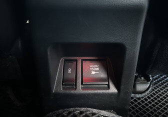 Подержанный автомобиль Mitsubishi Montero Sport 2023 года (11 фото)