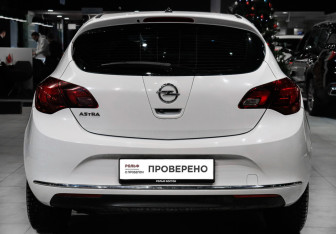 Подержанный автомобиль Opel Astra Hatchback 2014 года (5 фото)
