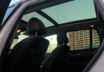 Подержанный автомобиль BMW X3 2024 года (27 фото)
