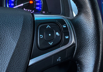 Подержанный автомобиль Toyota Camry Sedan 2015 года (21 фото)