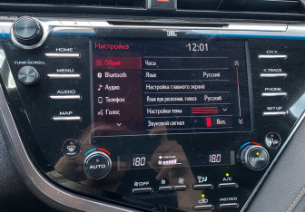 Подержанный автомобиль Toyota Camry Sedan 2018 года (24 фото)