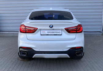 Подержанный автомобиль BMW X6 2017 года (5 фото)