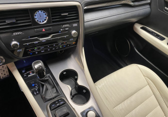 Подержанный автомобиль Lexus RX 2015 года (15 фото)