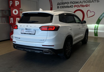 Подержанный автомобиль Chery Tiggo 8 Pro 2021 года (4 фото)