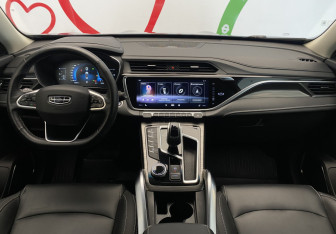 Подержанный автомобиль Geely Atlas Pro 2022 года (11 фото)