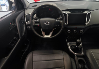 Подержанный автомобиль Hyundai Creta 2019 года (10 фото)