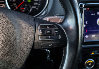 Подержанный автомобиль Volkswagen Golf Hatchback 2012 года (17 фото)