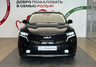Подержанный автомобиль Kia Sorento 2022 года (2 фото)