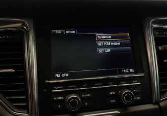 Подержанный автомобиль Porsche Macan 2015 года (19 фото)