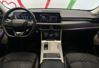 Подержанный автомобиль Exeed TXL 2023 года (12 фото)