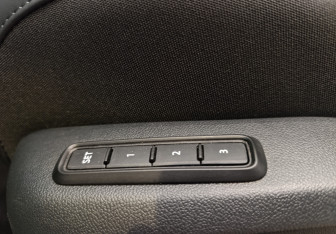 Подержанный автомобиль Volkswagen Tiguan 2025 года (17 фото)