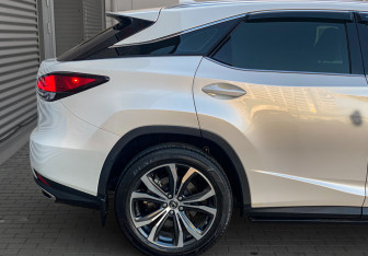 Подержанный автомобиль Lexus RX 2020 года (9 фото)