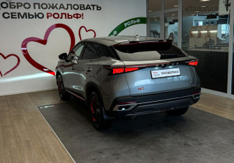 Подержанный автомобиль Omoda C5 2023 года (6 фото)