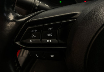 Подержанный автомобиль Mazda 3 Sedan 2017 года (16 фото)