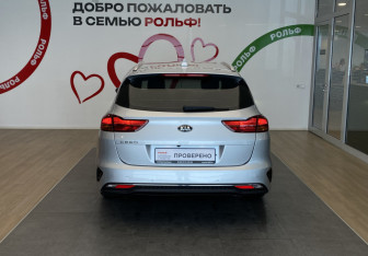 Подержанный автомобиль Kia Ceed Wagon 2021 года (2 фото)