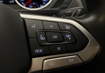 Подержанный автомобиль Volkswagen Tiguan 2021 года (26 фото)