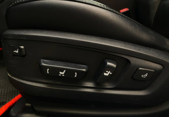 Подержанный автомобиль Lexus ES 2012 года (21 фото)