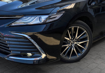 Подержанный автомобиль Toyota Camry Sedan 2023 года (4 фото)