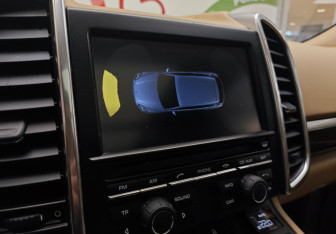 Подержанный автомобиль Porsche Cayenne 2013 года (13 фото)