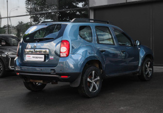 Подержанный автомобиль Renault Duster 2012 года (4 фото)